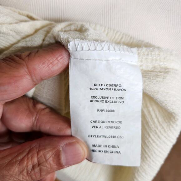 Taylor & Sage‎ Long Sleeve Embroidered Peasant Blouse Top Women's XS Cream Blue - Picture 9 of 10